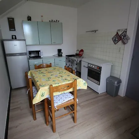 Les Meubles Des Coteaux D'aix *