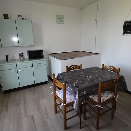 Les Meubles Des Coteaux D'aix *