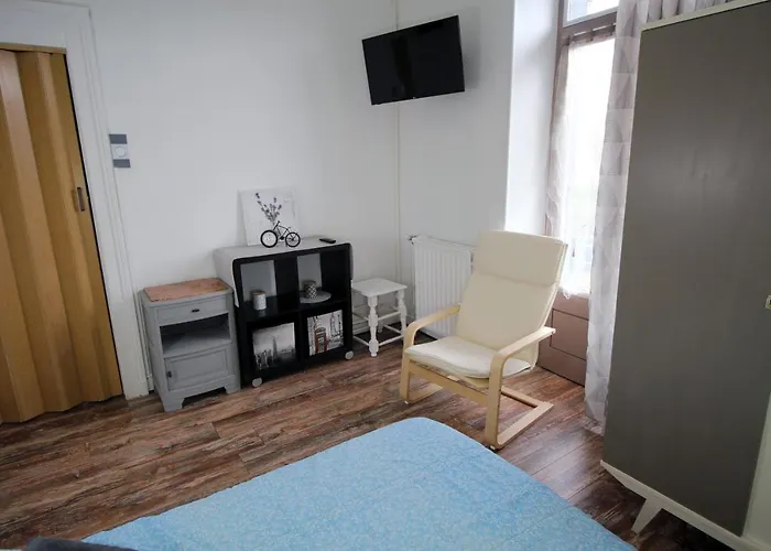 Les Meubles Des Coteaux D'aix Apartamento *