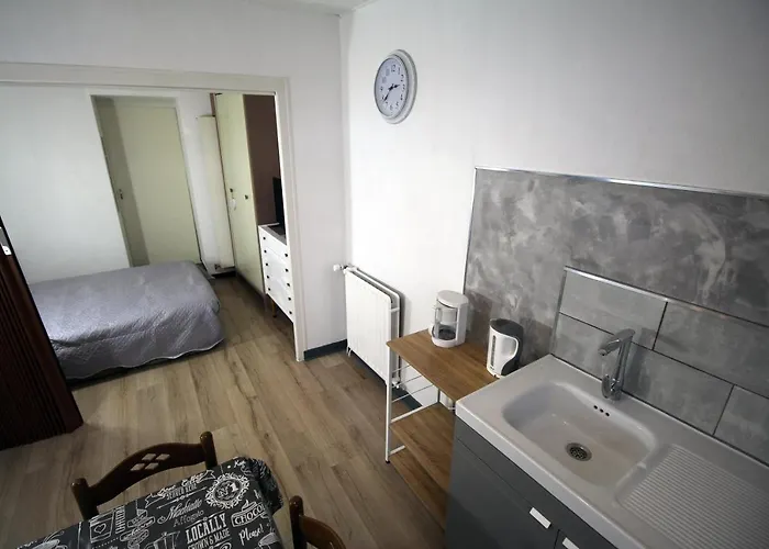 Les Meubles Des Coteaux D'aix Apartamento *