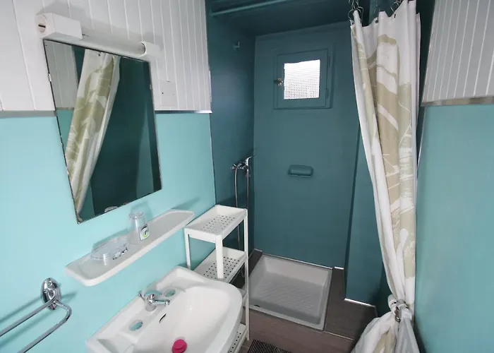 Les Meubles Des Coteaux D'aix *